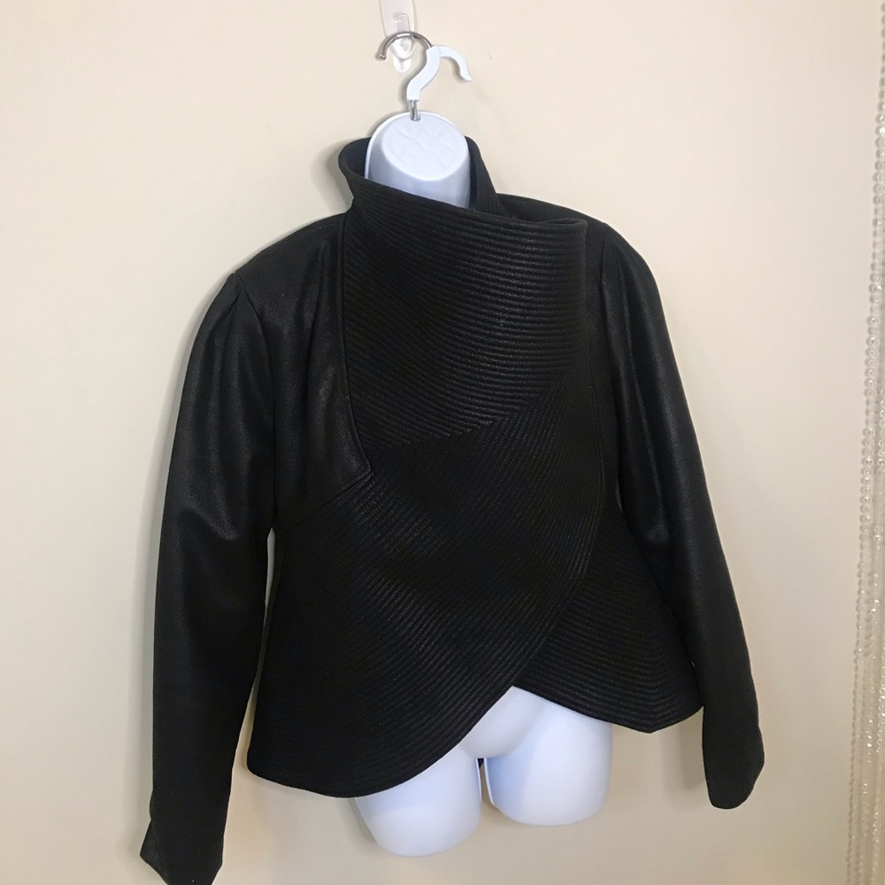 Ladies jacket - Picture 2 of 8